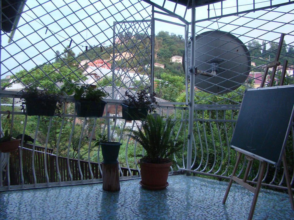 Guest House Temuri Batumi Exterior photo